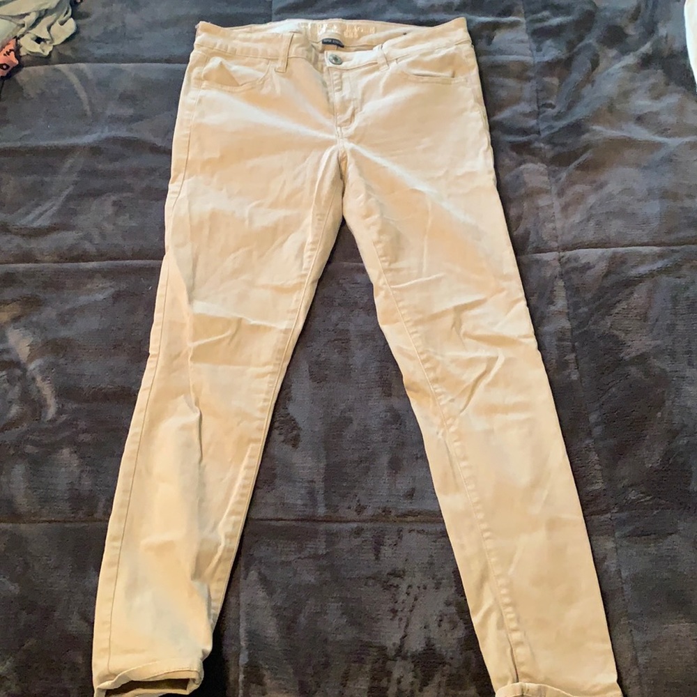 Women’s khaki pants